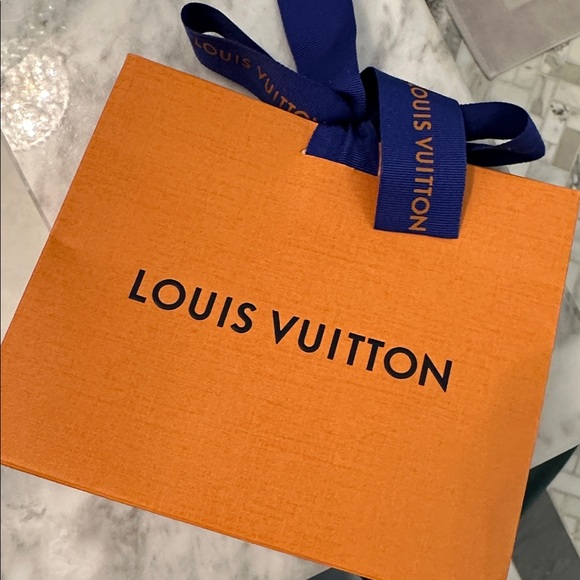 Louis Vuitton Lip Balm Refill - Case required - Picture 2 of 9